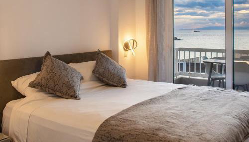 Breathtaking Sea View by the beach - Foto 3