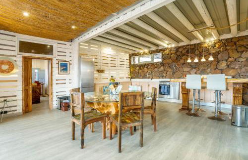 Eco Vineyard Cottage - Fantastic Views - 5 mins drive to Arrieta beach - Foto 8