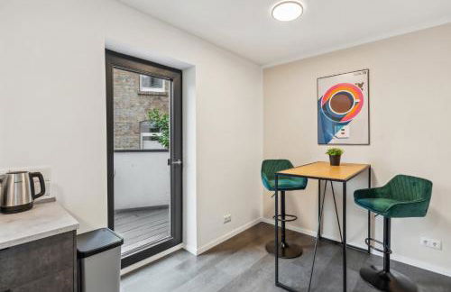 maremar - Design im Zentrum - 2 Schlafzimmer - Luxus Boxspringbetten - Küche - Arbeitsplätze & Highspeed WLAN - Balkon - Foto 13