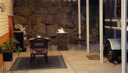 Charming WinnieTrailer with Cozy Private Patio Escape - Foto 5