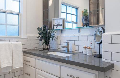 Angel&Rose Universal Hollywood Heated Pool House King Bed - Foto 32