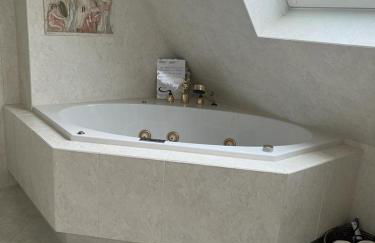 Weitblick auf Berg, Wald und Wiese - Foto 24