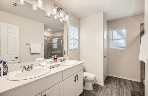 Modern Retreat with Private Office - Foto 11