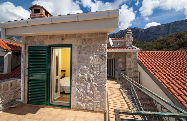 Stone House in Podgora With Sea Views - Photo 32