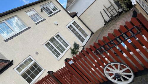 Rain Hill Cottage - Sleeps 4 Parking & Pets Ok - Foto 1