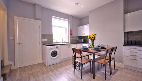 A1, M62, Free Parking, WiFi, 5 Beds - Foto 3