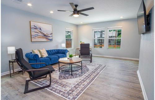 Spacious Delightful 4 BR/ 3 BA Close to Downtown - Foto 26