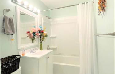 Pontiac - Secluded Backyard, Pet Friendly - Foto 7