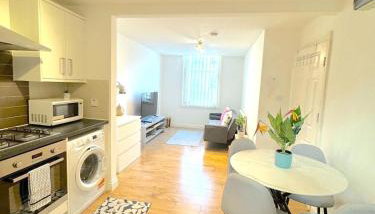Modern 1 BR Apartment close to Emirates Stadium & City Links - Foto 2