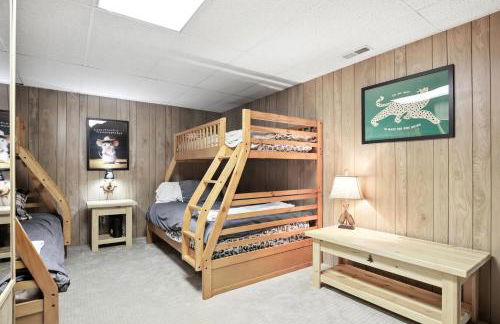 The Treehouse Lakes & Trails Cabin cabin - Photo 21