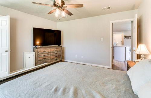 9 Mi to College Station Dog-Friendly Home with Yard - Foto 11