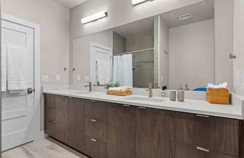 New East Deer Valley, 1 min, 994 New luxury 5br Twin House, Hot Tub, Lake view, Park City 10 min - Photo 23