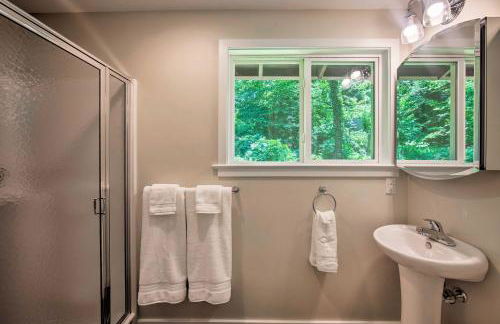 Hike, Hunt and Unwind Cozy Cabin Near Hersheypark - Foto 14