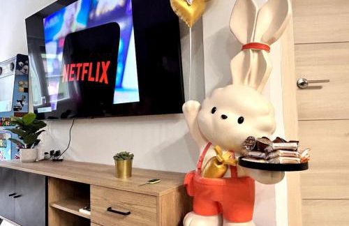 LUJO Parking, Proyector, Maquinita y Patinetes - Foto 12