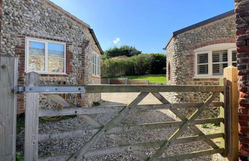 Well Cottage Retreat , Salthouse By Together Travel - Photo 3