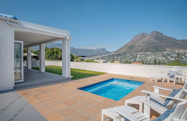 Unwind in Coastal Charm at Villa Santorini - Photo 21