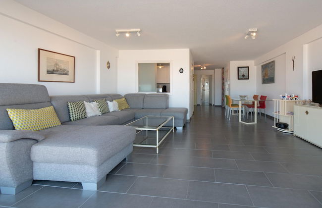 Apartment in Belgium With Stunning Sea View - Photo 12