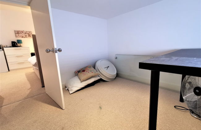 Spacious Double Room with en-suite - 2b - Photo 8