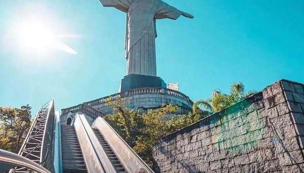 Arriving at Christ the Redeemer