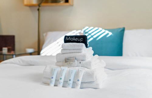 New Listing Burbank Retreat by Colby & Conrad - Foto 25