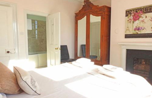 Bury Villa - 7 bedrooms sleeping 18 guests - Photo 18