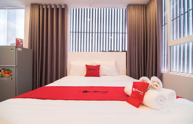 RedDoorz Plus near Tan Dinh Market 2 - Photo 16