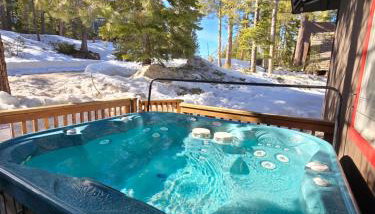 Chamberland retreat-Hot Tub, Pool Table, Movie & Ski - Foto 1