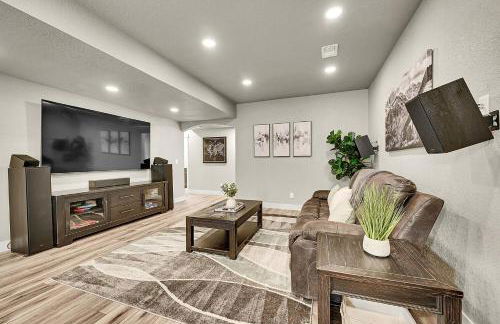 Modern 5BR/3BA Luxury Home|Movie Nights & Comfort - Foto 6