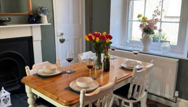 2 bed period cottage sleeps 4 in central Crickhowell - Foto 4