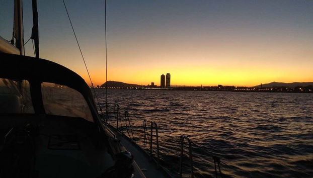 Balade en voilier au coucher de soleil - Foto 3