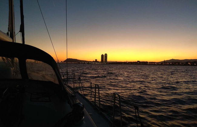 Balade en voilier au coucher de soleil - Foto 3