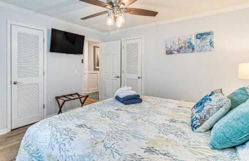 On-The-Beach Escape Oceanfront in Surfside! - Foto 11