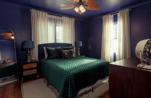 The Peacock - Artsy East Hill Getaway - Foto 18