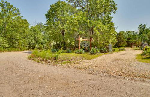 Secluded Oakland Cabin with Private Yard! - Foto 29