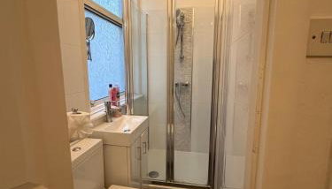 Single Ensuite Room in Shepherds Bush - Foto 4