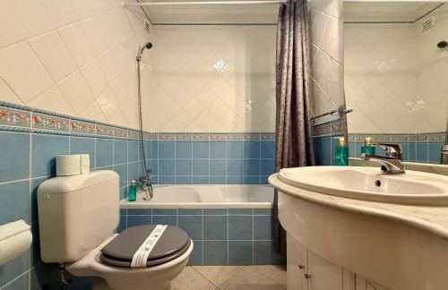 Sun & Terrace Tavira Escape - 10 mins City Center - 2 mins Train Station - Quiet - Foto 12