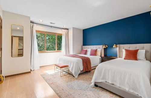 Stunning Waterfront Mansion with Pool and Hottub - Foto 50