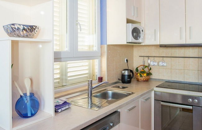 Apartment 3 Beaches With Free Parking - Photo 11