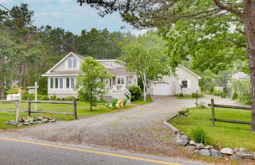 Kennebunkport Getaway with Grill Walk to Beach! - Foto 32