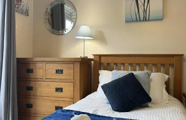 Holthart Town-House, Great for Groups, Families, Pets & Contractors - Photo 14