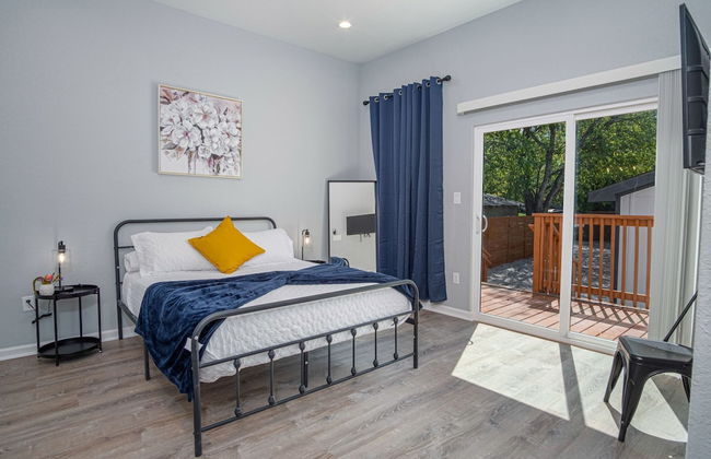 Inviting 4BR 2BA Near Downtown Riverwalk - Foto 21