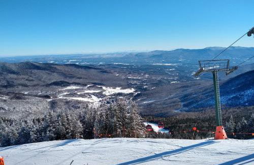 Sunny & Open 2 Bdrm - Close to Stowe Village, Shopping, Mtn Views! - Foto 2