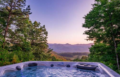 Chasing Sunsets: A Cozy 2-Bedroom Cabin in Smoky Mts with Stunning Mountain Views. - Foto 62