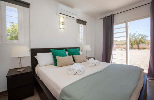 Villa in San Antonio Sleeps 10 - Foto 40