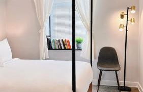 Spacious 3B2B Downtown Apt, Kitchen and Laundry, Walk to PPAC & Convention Center - Foto 12