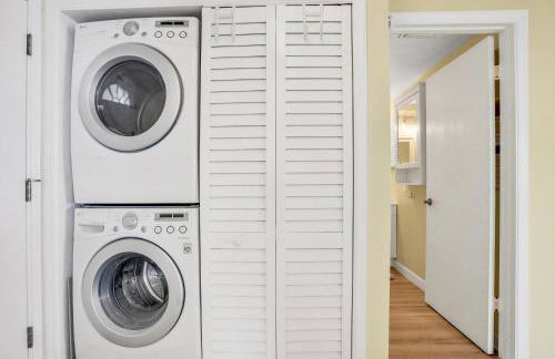 Oceanfront condo with pool, amazing view, balcony & beach access - Foto 21