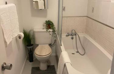 Cosy Flat behind a CreekBeach in Grays - Foto 33