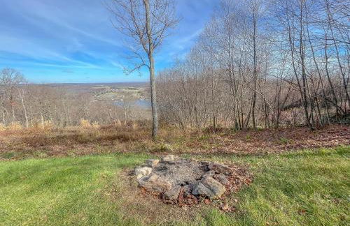 Luxury Stunning Mountaintop Home with Hot Tub and Lake Views - Foto 38