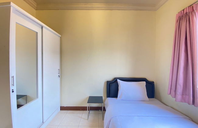 Simply 2BR at Majesty Apartment - Photo 9