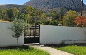 Grace and Harmony of Ancient Corinth - Foto 8